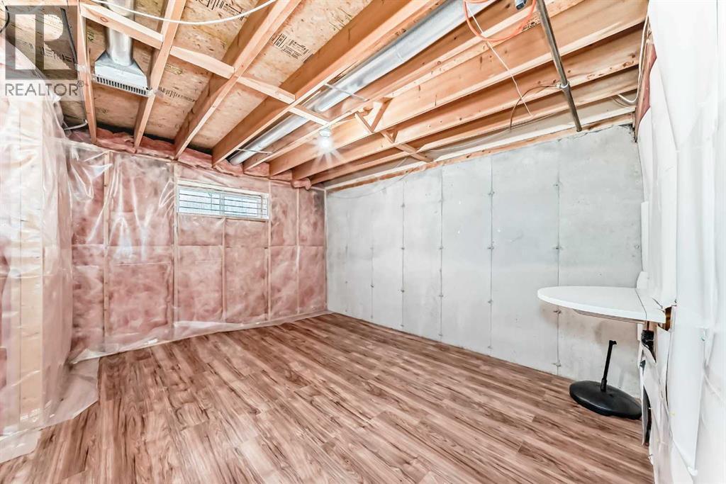 Single Family House for Sale in   Sandarac Drive NW Sandstone Valley Calgary 