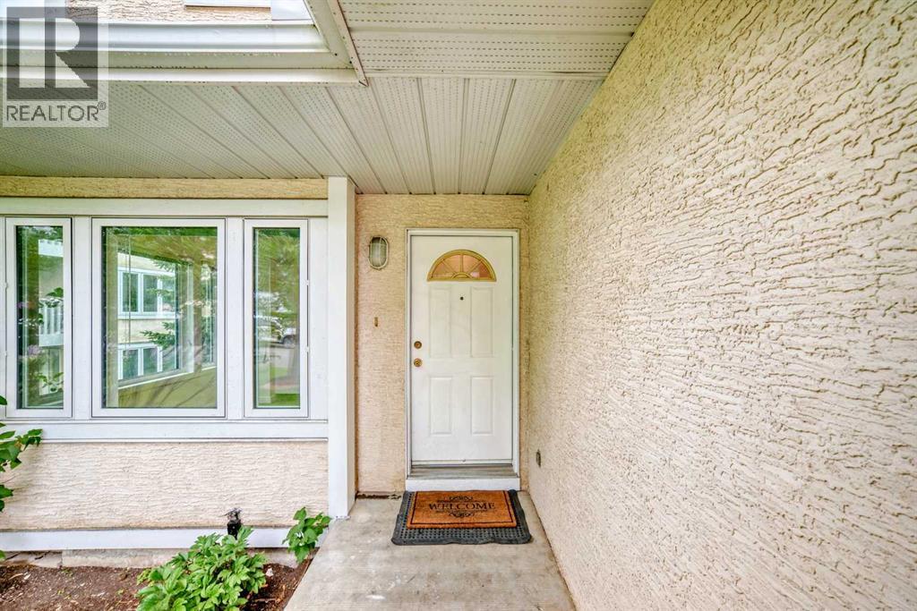Single Family House for Sale in   Sandarac Drive NW Sandstone Valley Calgary 