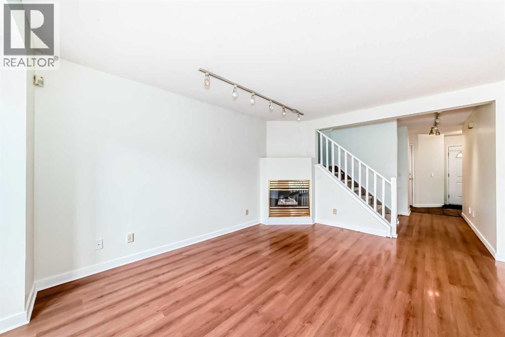 Single Family House for Sale in   Sandarac Drive NW Sandstone Valley Calgary 