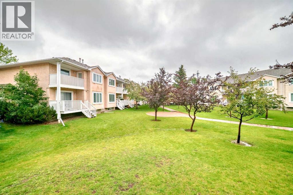Single Family House for Sale in   Sandarac Drive NW Sandstone Valley Calgary 