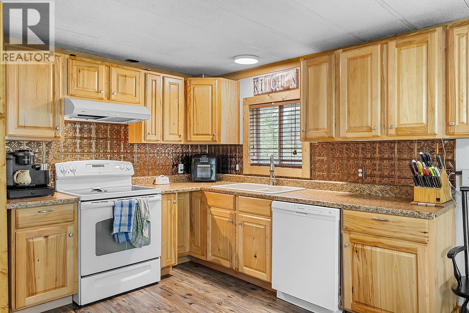 Photo 10 of 1077 Goat River South Road, Creston BC