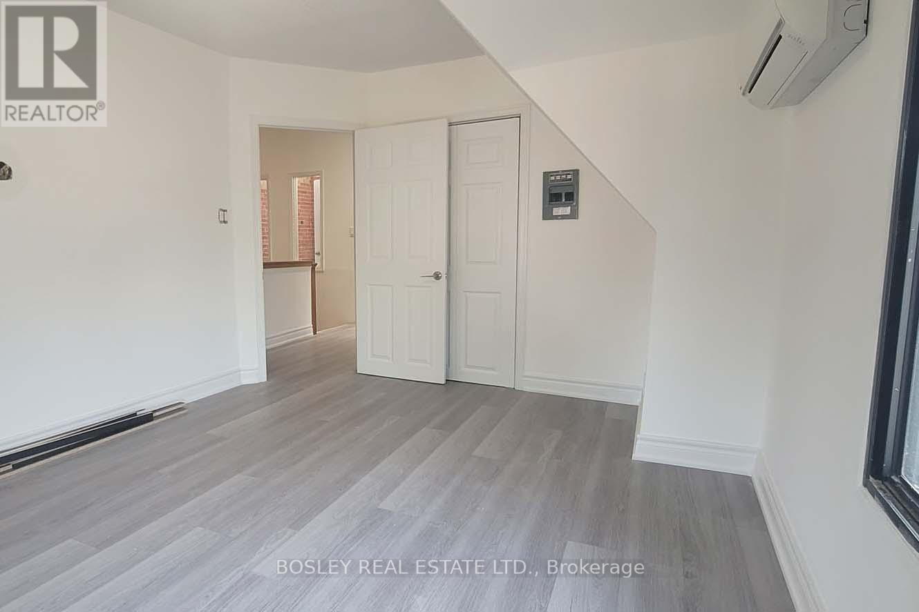 Photo 8 of 3 166 Spadina Road, Toronto ON