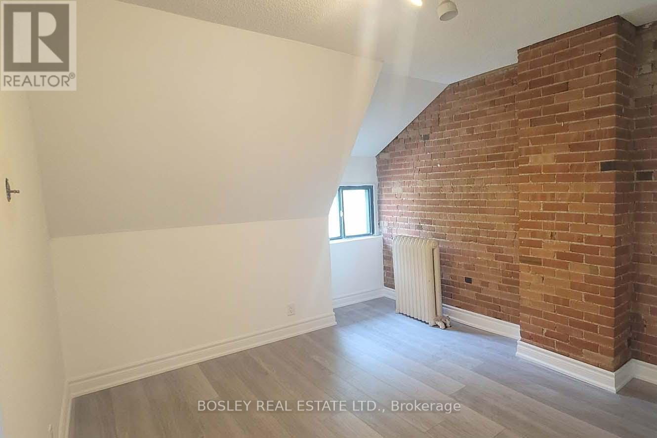 Photo 14 of 3 166 Spadina Road, Toronto ON