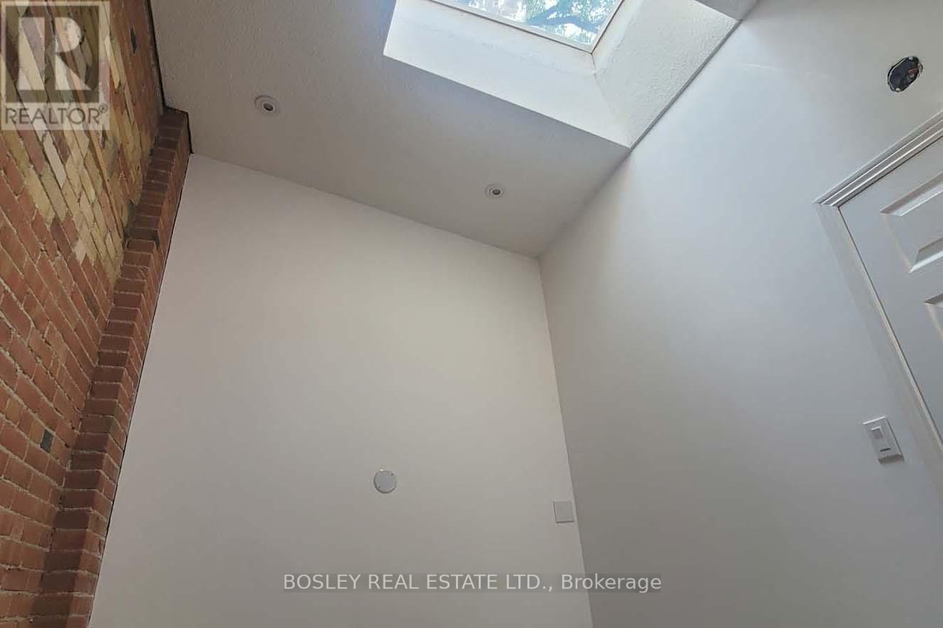 Photo 15 of 3 166 Spadina Road, Toronto ON