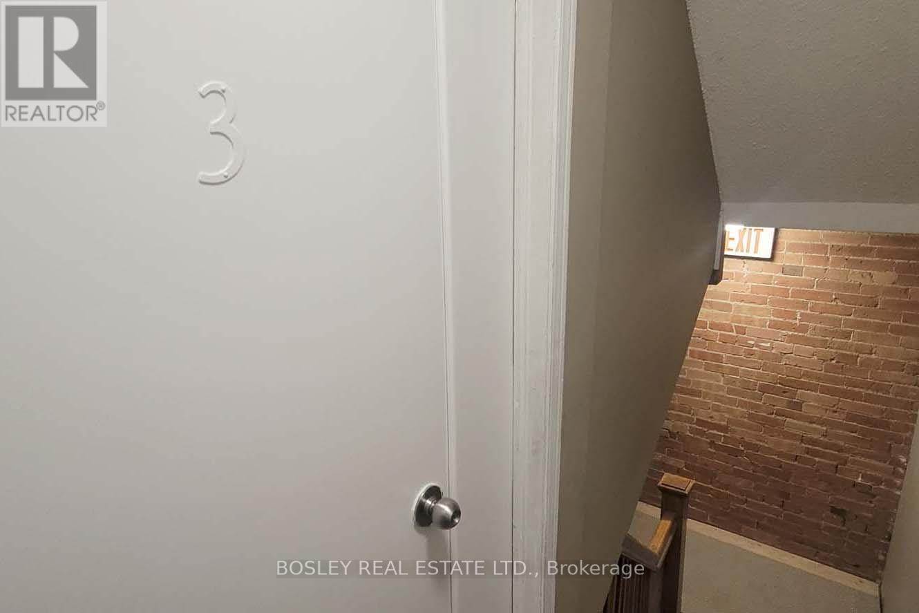 Photo 9 of 3 166 Spadina Road, Toronto ON