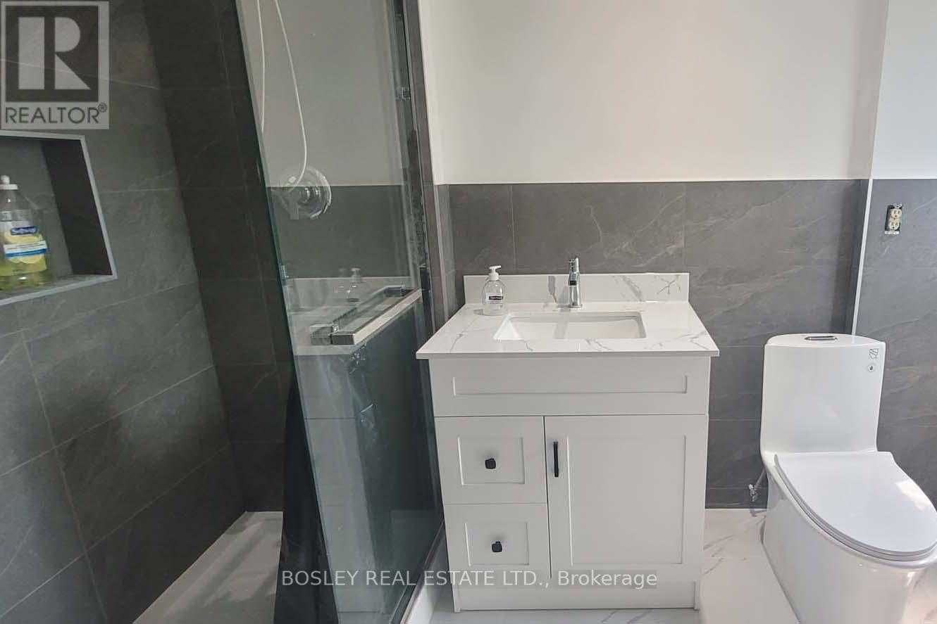 Photo 18 of 3 166 Spadina Road, Toronto ON