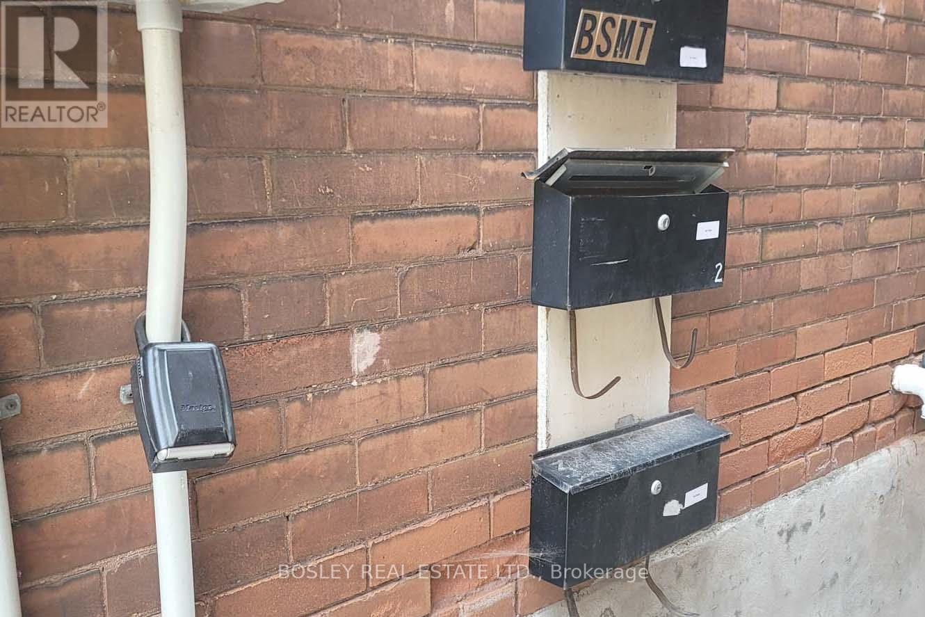 Photo 12 of 3 166 Spadina Road, Toronto ON
