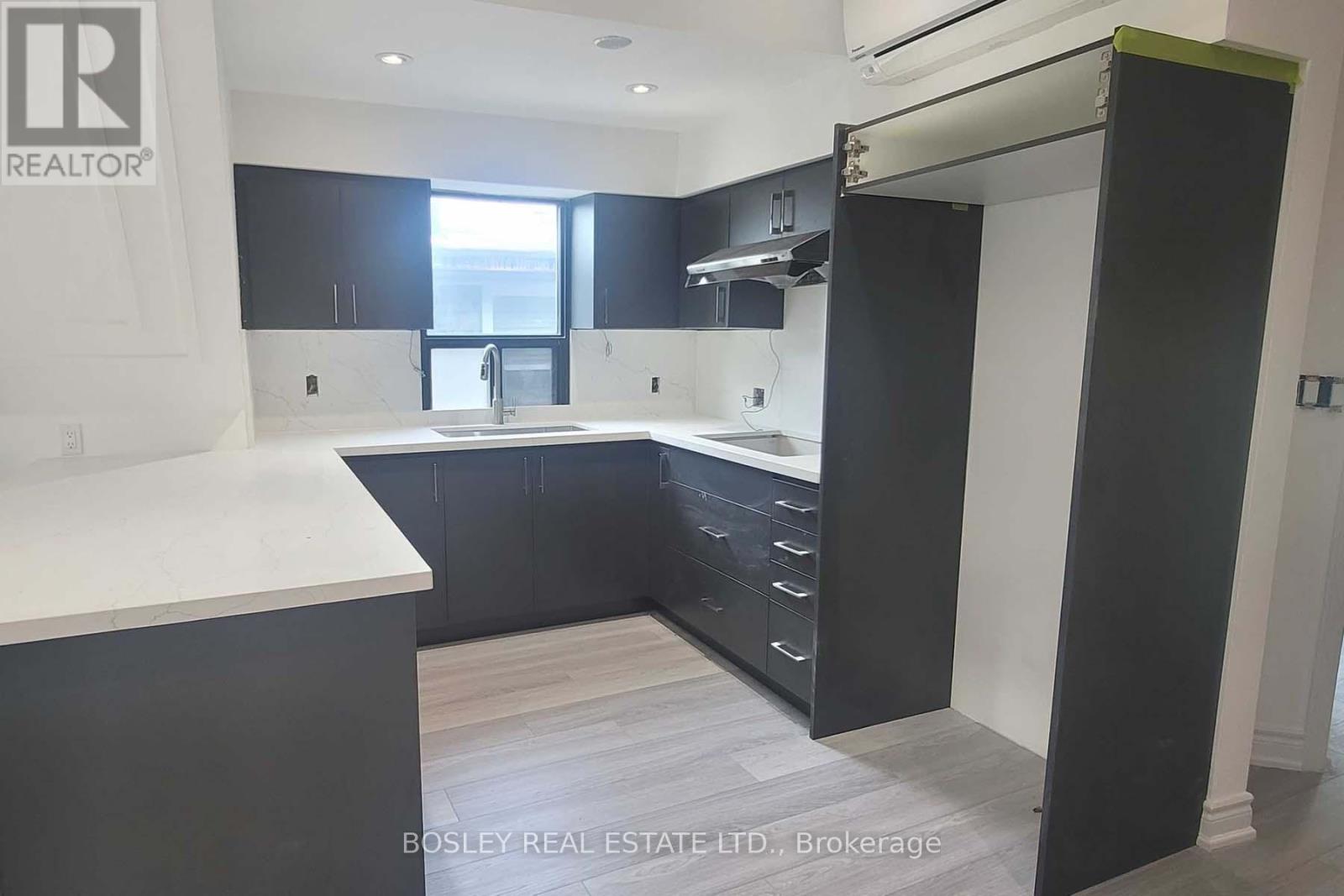 Photo 23 of 3 166 Spadina Road, Toronto ON