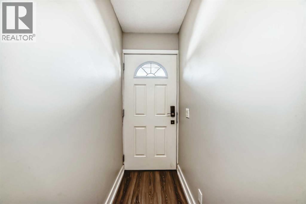 Single Family House for Sale in    Street SW Glenbrook Calgary 