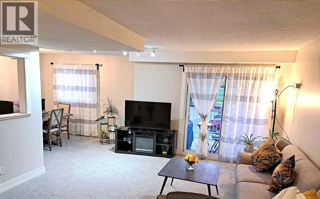 Single Family House for Sale in    Street SW Glenbrook Calgary 
