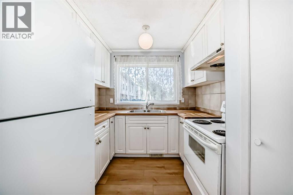 Single Family House for Sale in    Street NW Thorncliffe Calgary 