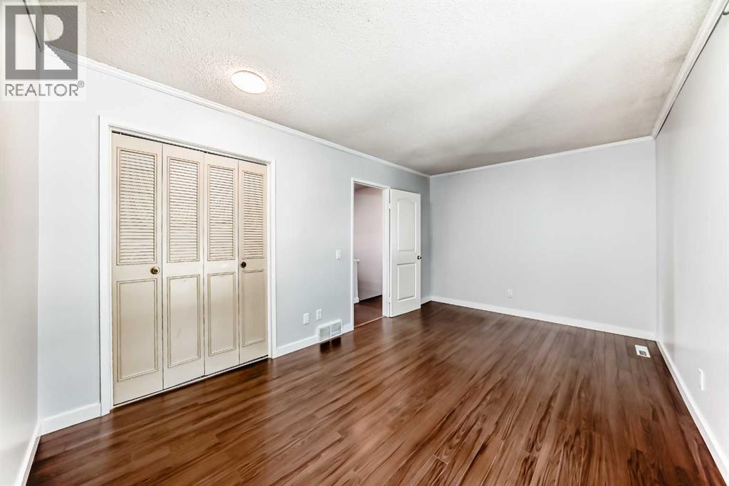 Single Family House for Sale in    Street NW Thorncliffe Calgary 