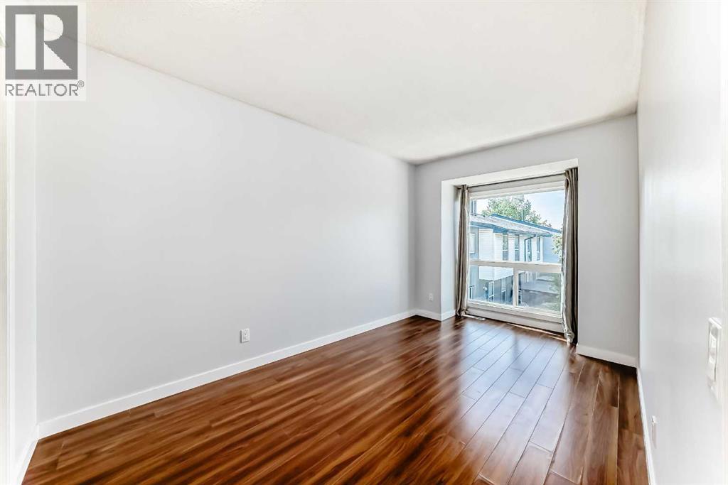 Single Family House for Sale in    Street NW Thorncliffe Calgary 