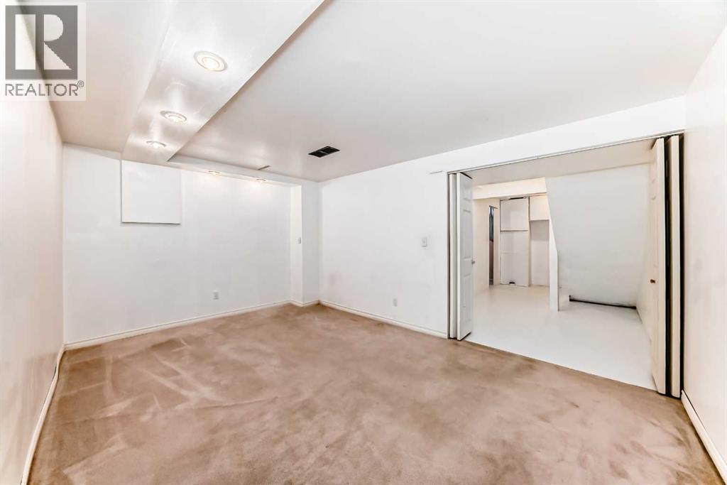 Single Family House for Sale in    Street NW Thorncliffe Calgary 