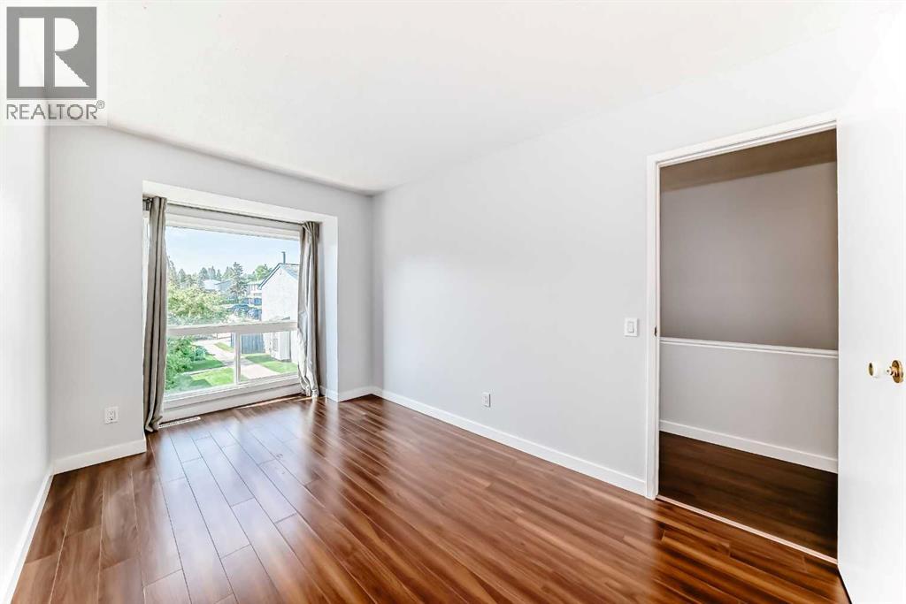 Single Family House for Sale in    Street NW Thorncliffe Calgary 