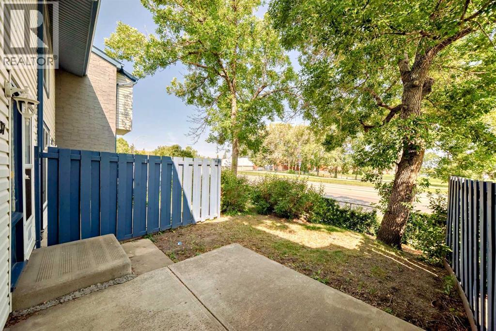 Single Family House for Sale in    Street NW Thorncliffe Calgary 