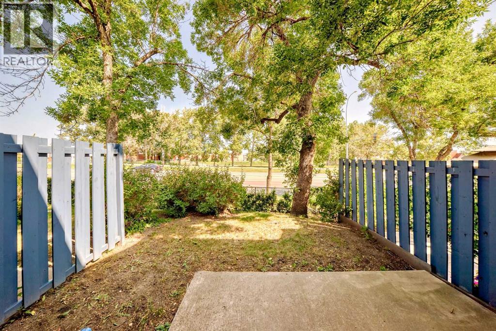 Single Family House for Sale in    Street NW Thorncliffe Calgary 