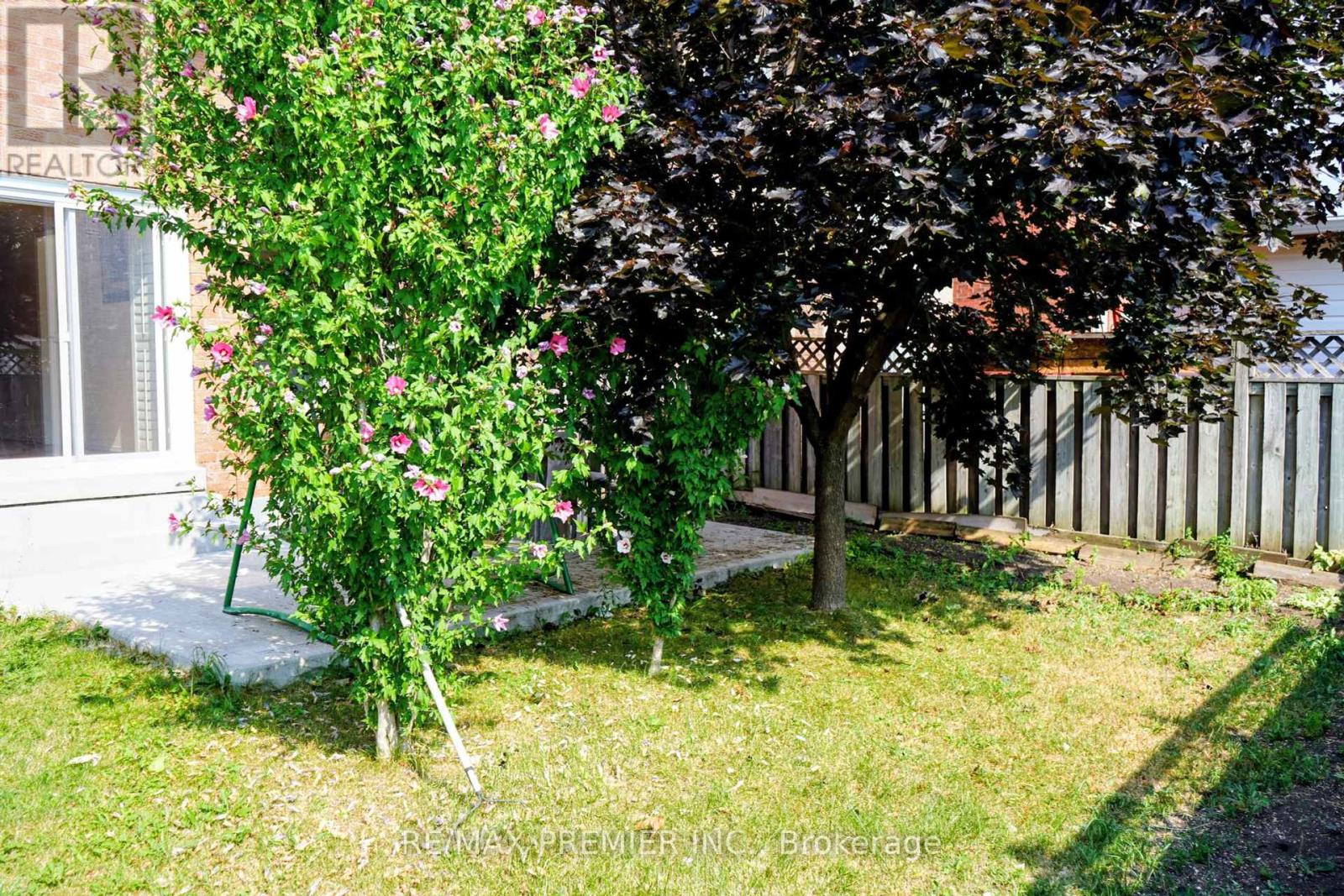 Photo 34 of 40 Kentucky Drive, Brampton ON