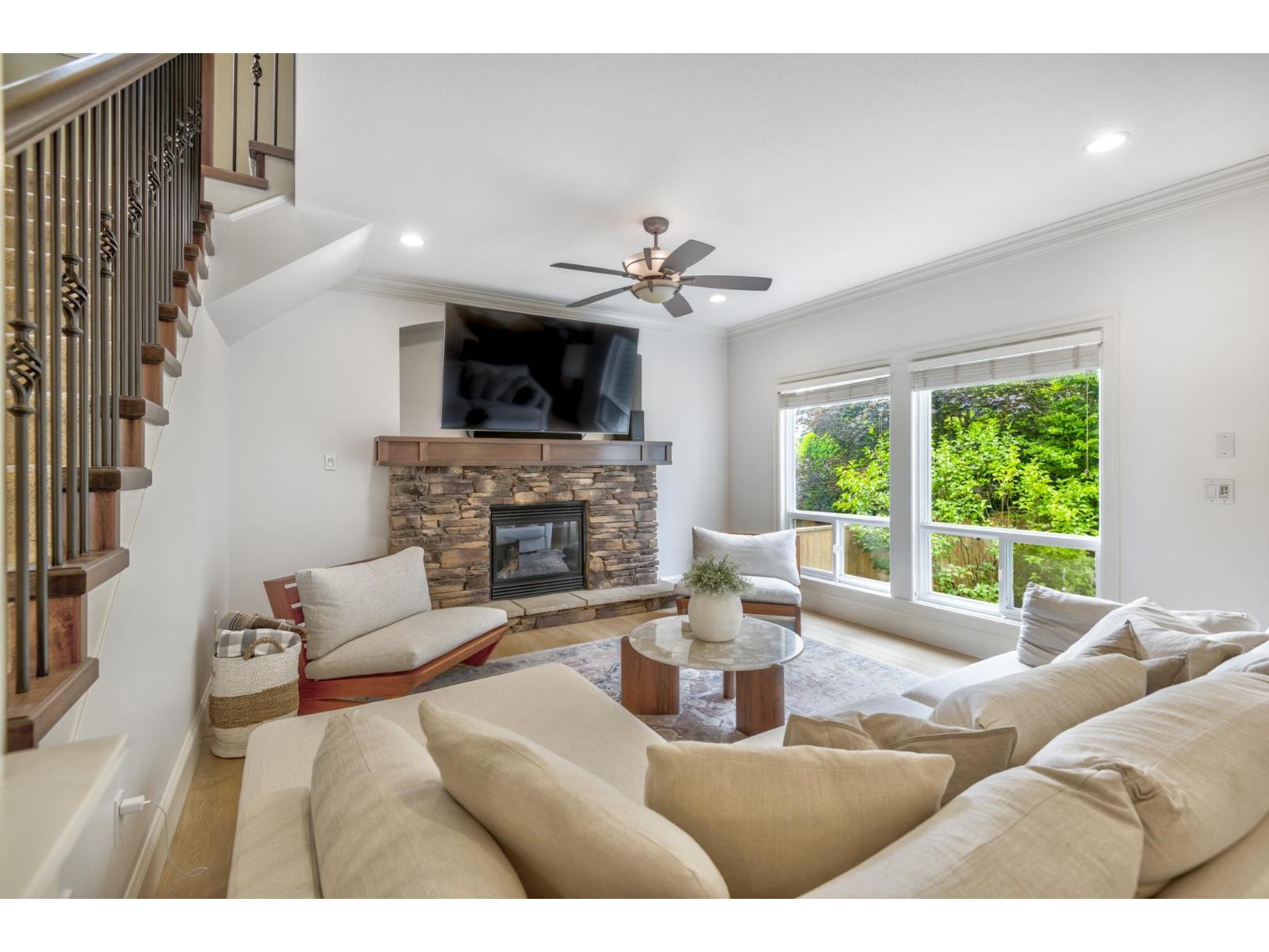 Photo 4 of 9855 203 A Street, Langley BC