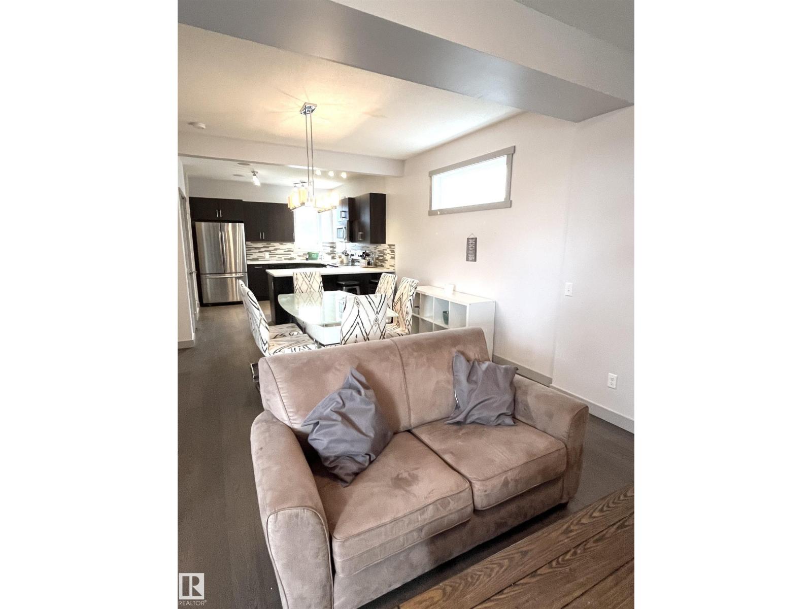 Photo 7 of 16464 15 Av Sw, Edmonton AB
