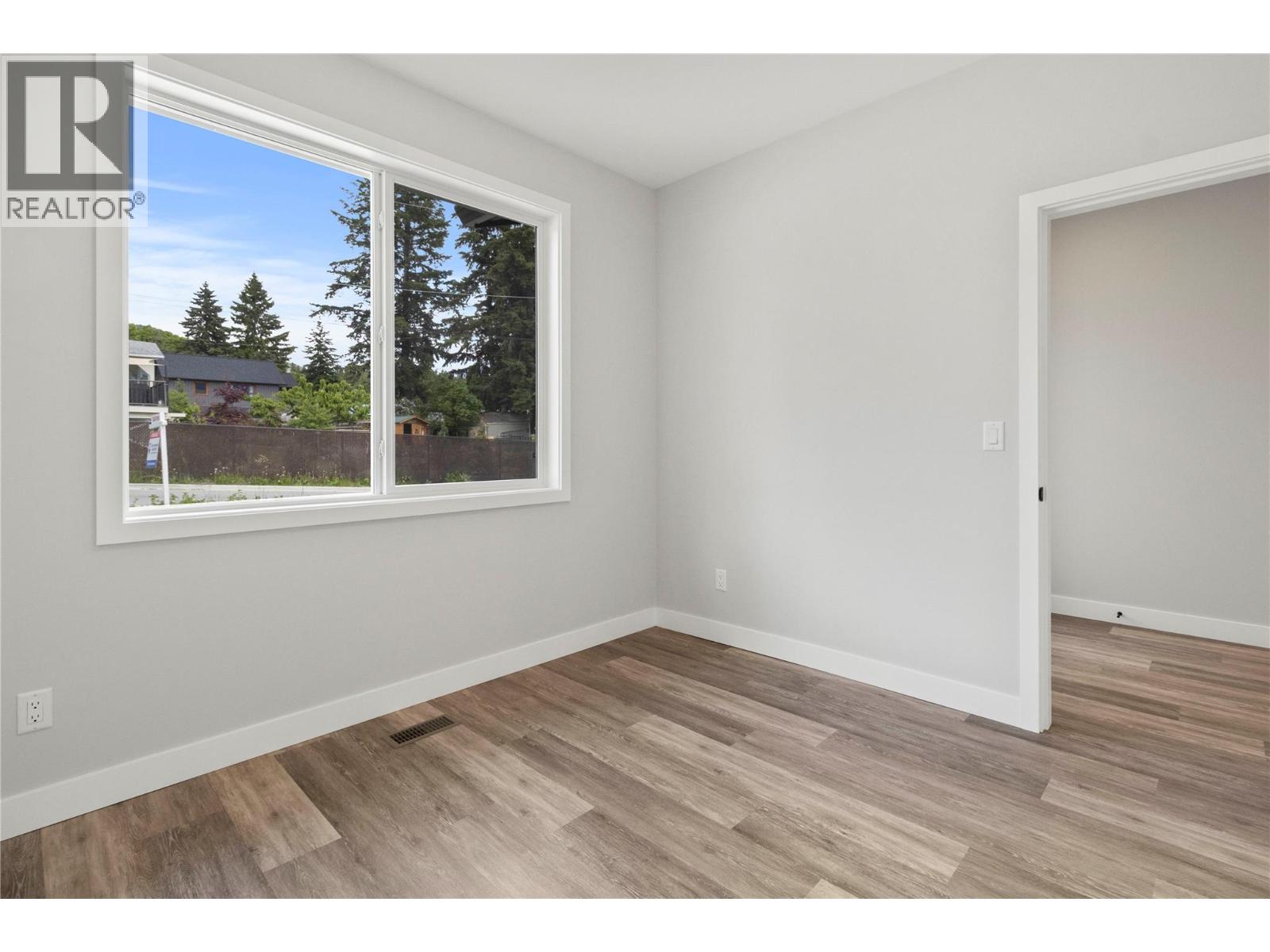 Photo 11 of 2971 27 Street Ne, Salmon Arm BC