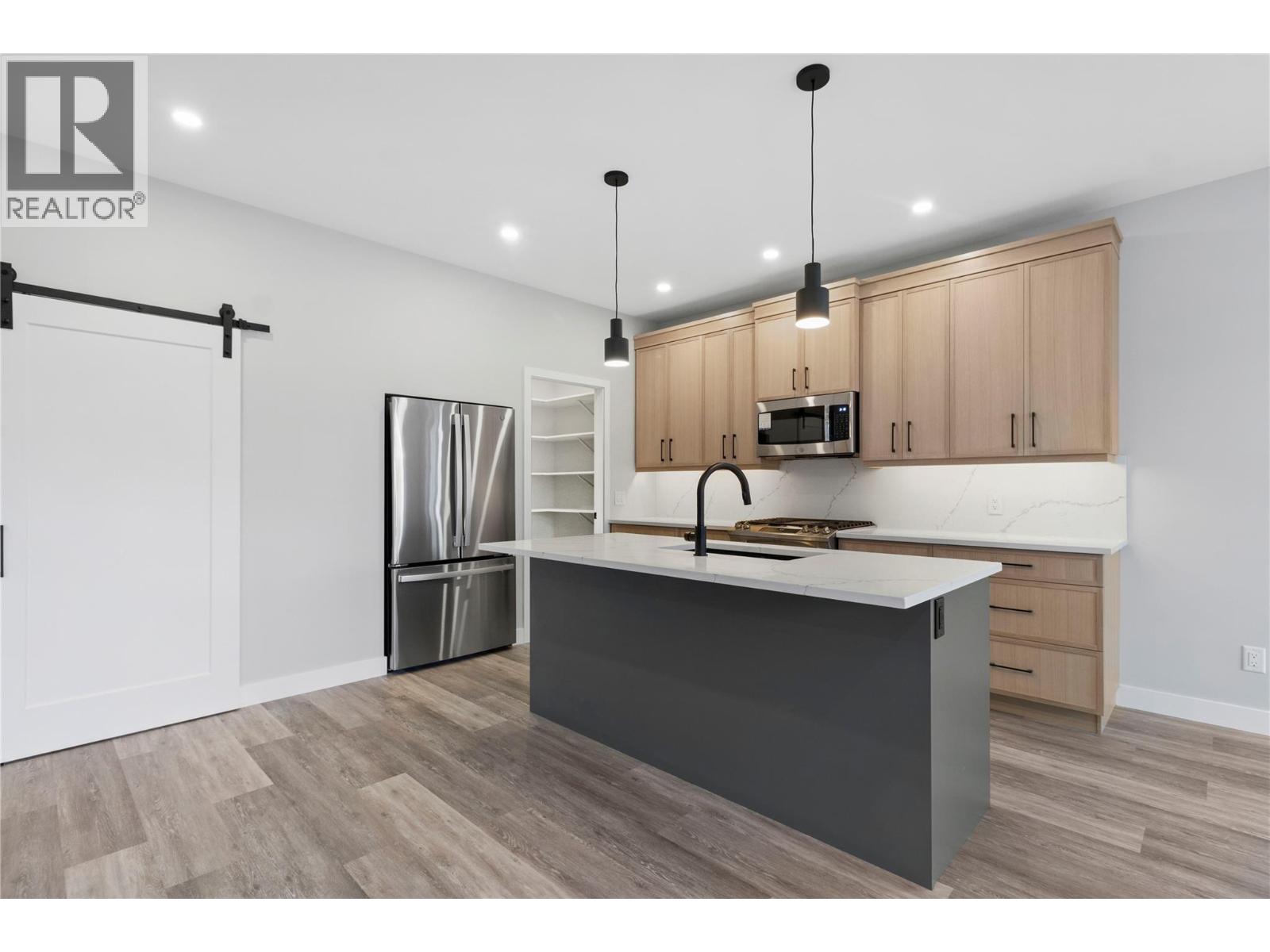 Photo 24 of 2971 27 Street Ne, Salmon Arm BC