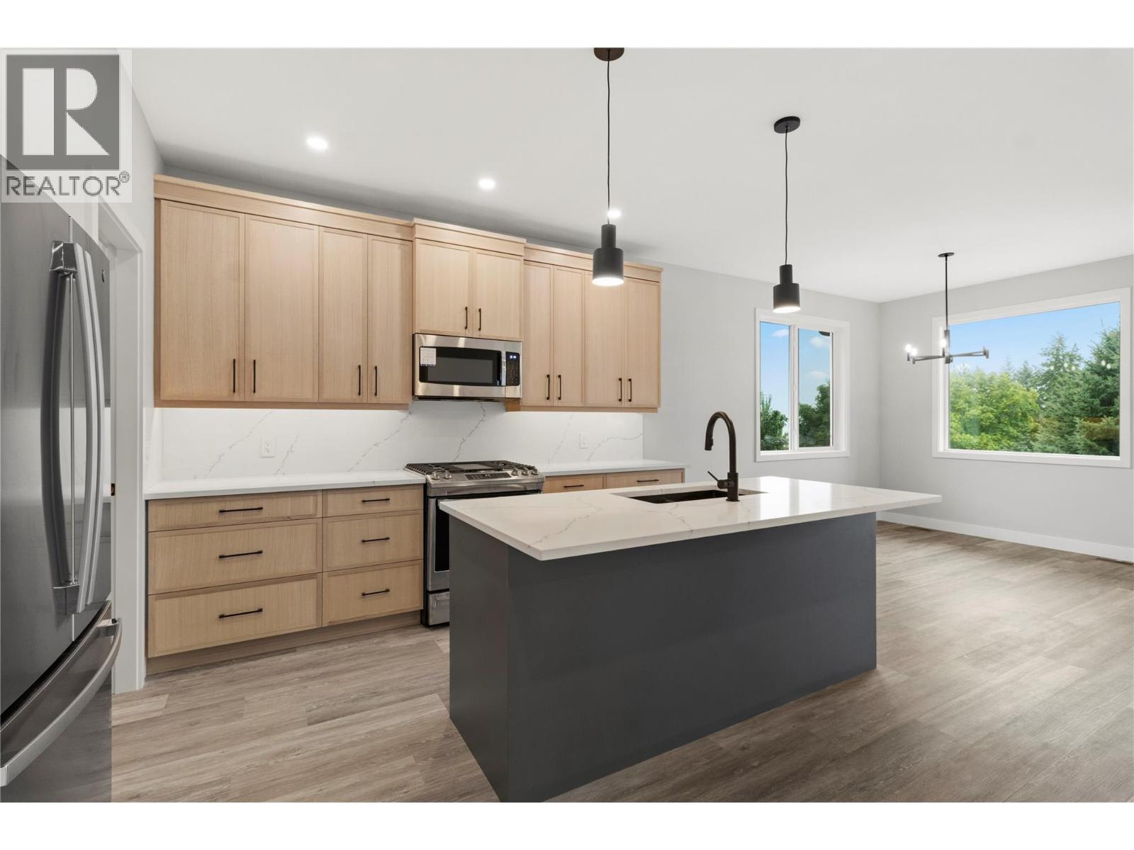 Photo 16 of 2971 27 Street Ne, Salmon Arm BC
