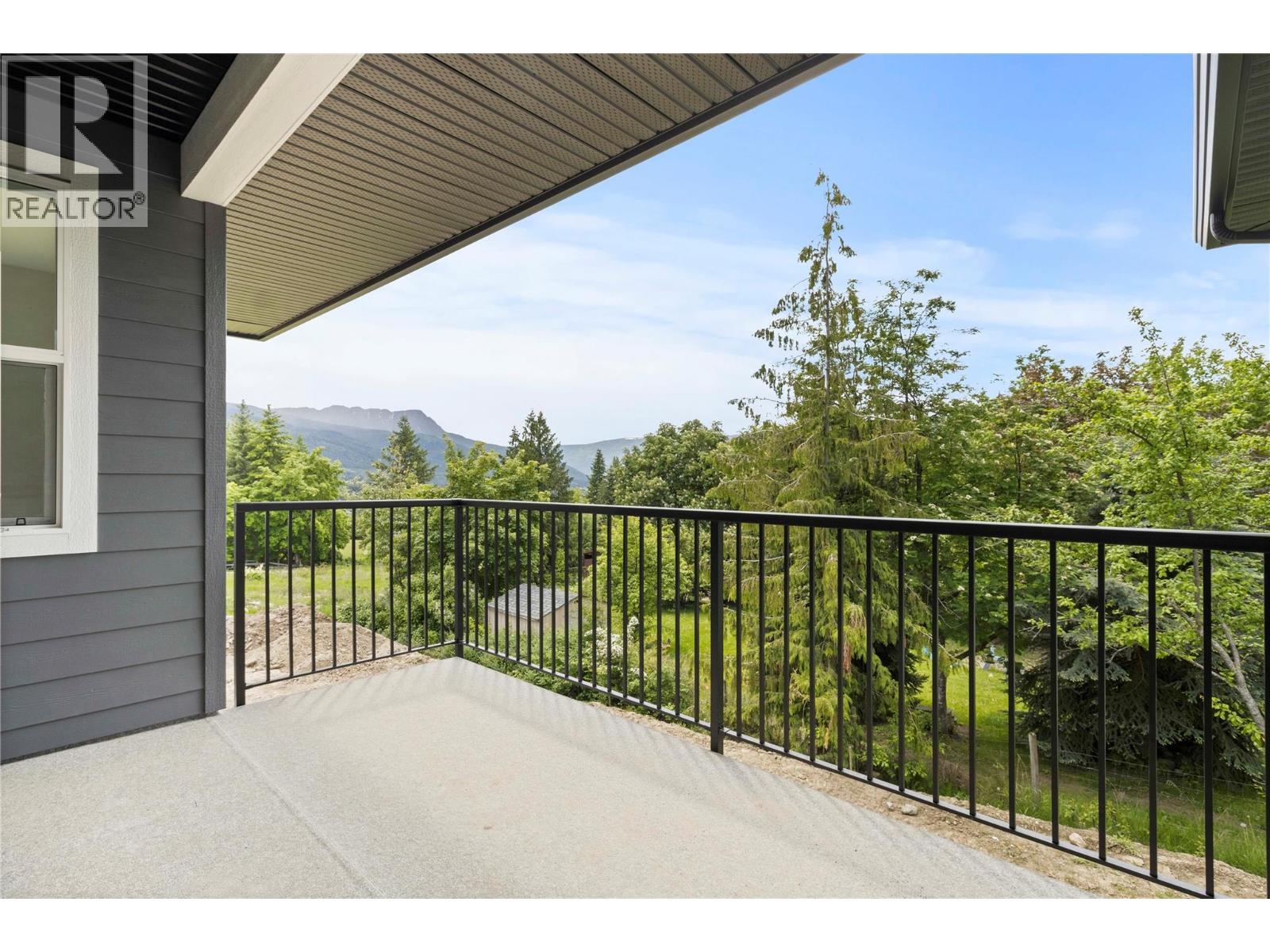 Photo 21 of 2971 27 Street Ne, Salmon Arm BC
