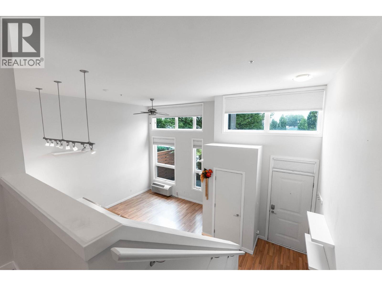 7 1550 Dickson Avenue, Kelowna