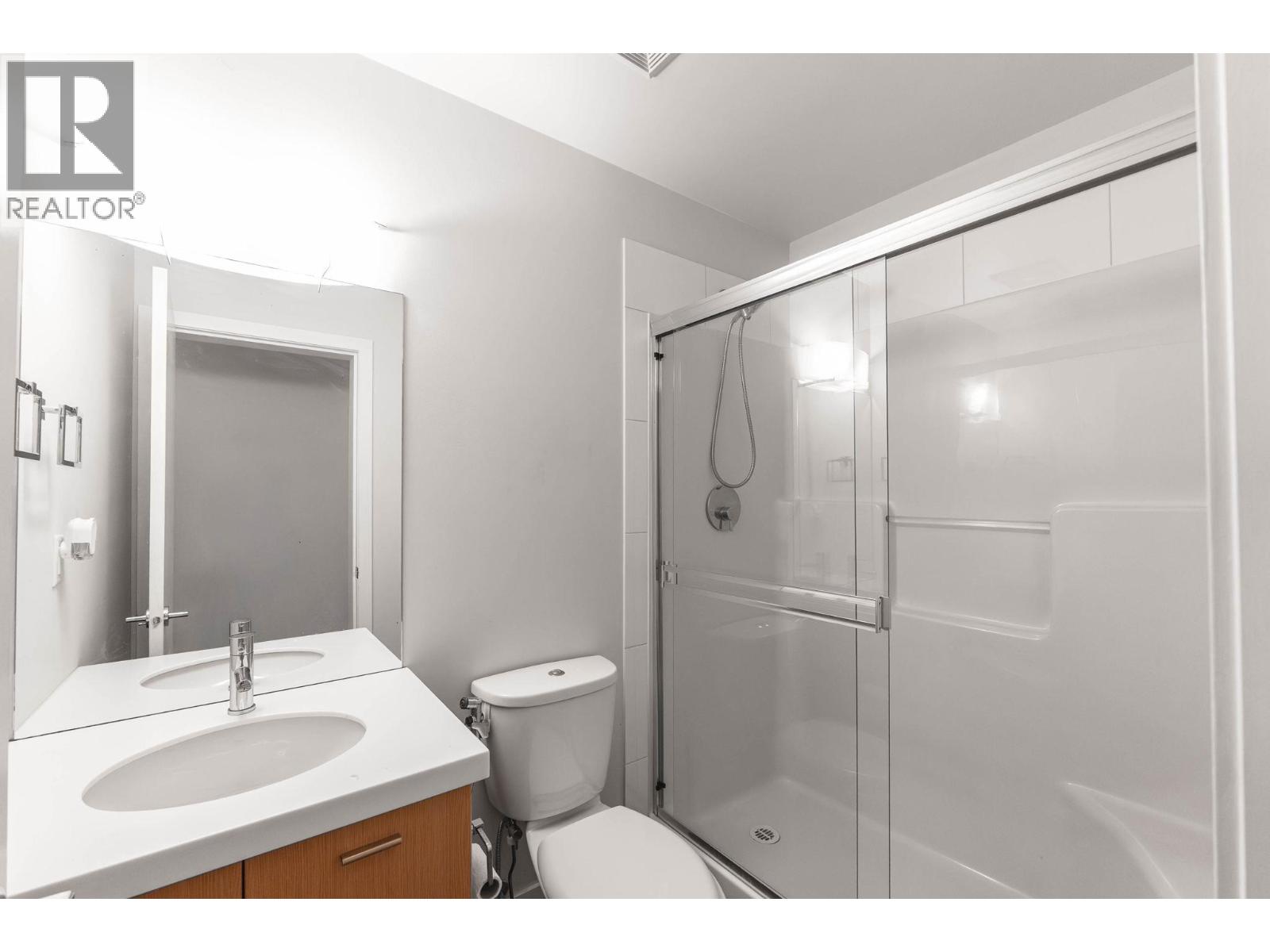 7 1550 Dickson Avenue, Kelowna
