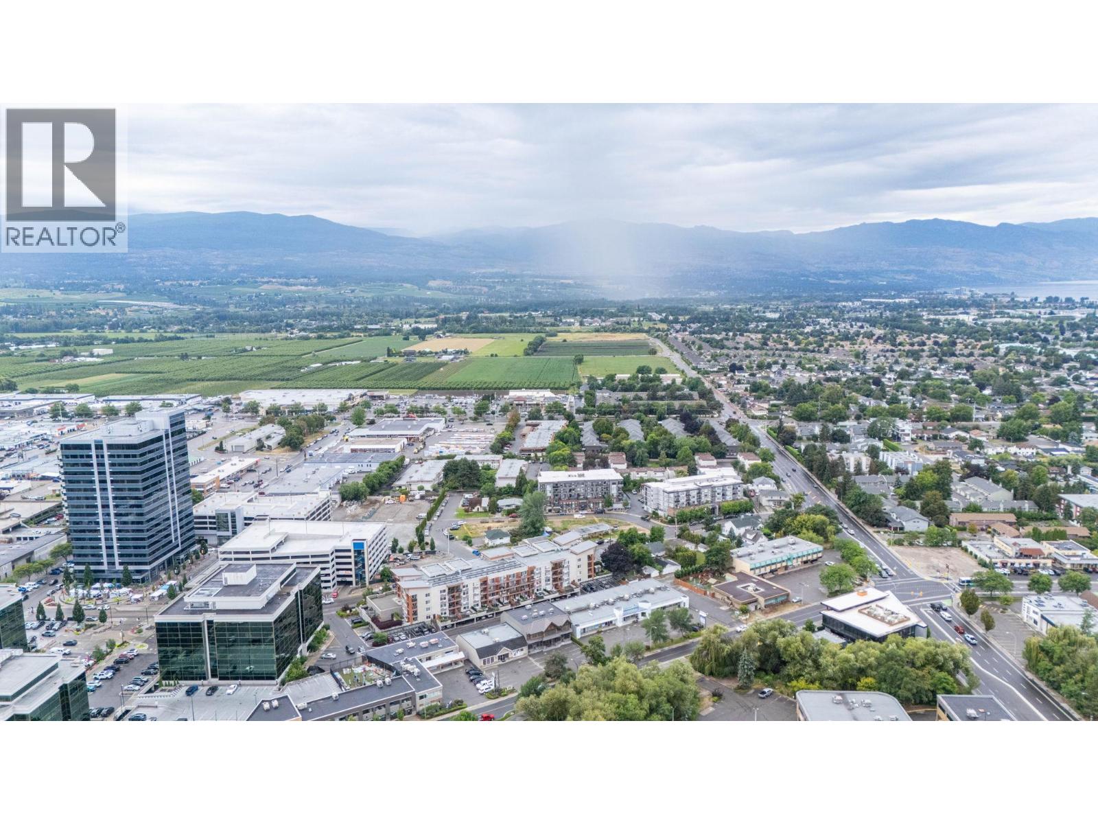7 1550 Dickson Avenue, Kelowna