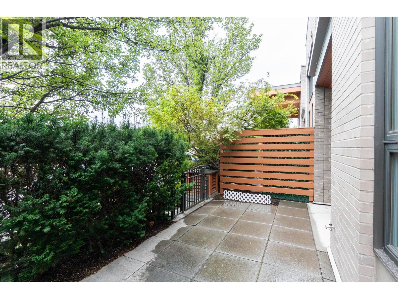 7 1550 Dickson Avenue, Kelowna