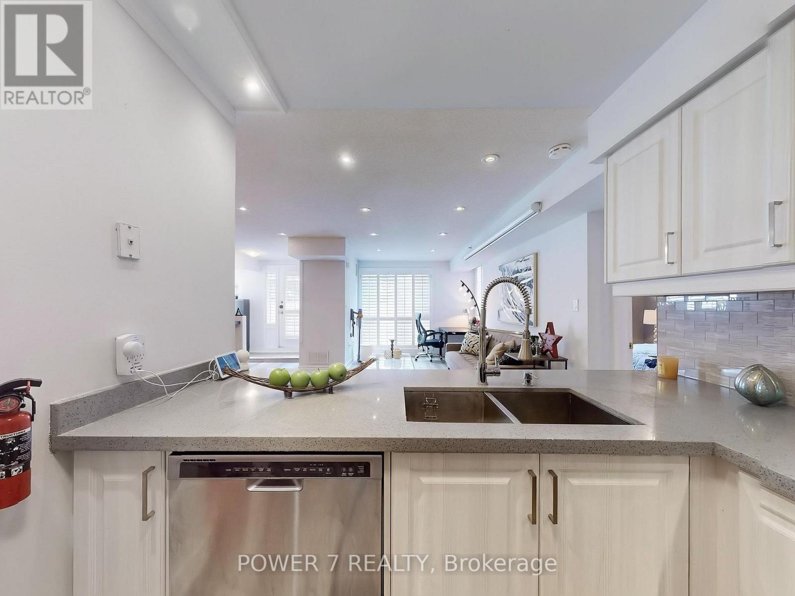 Photo 42 of 820 75 Weldrick Road E, Richmond Hill ON