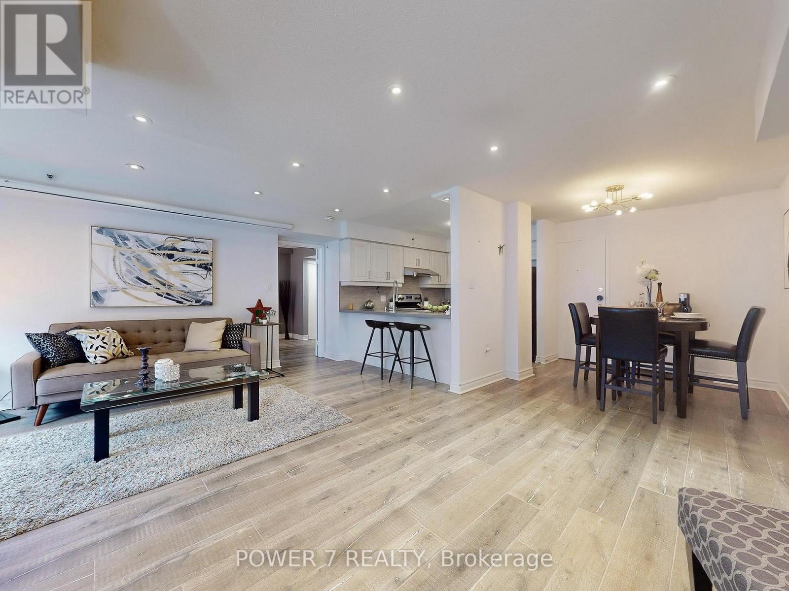 Photo 10 of 820 75 Weldrick Road E, Richmond Hill ON