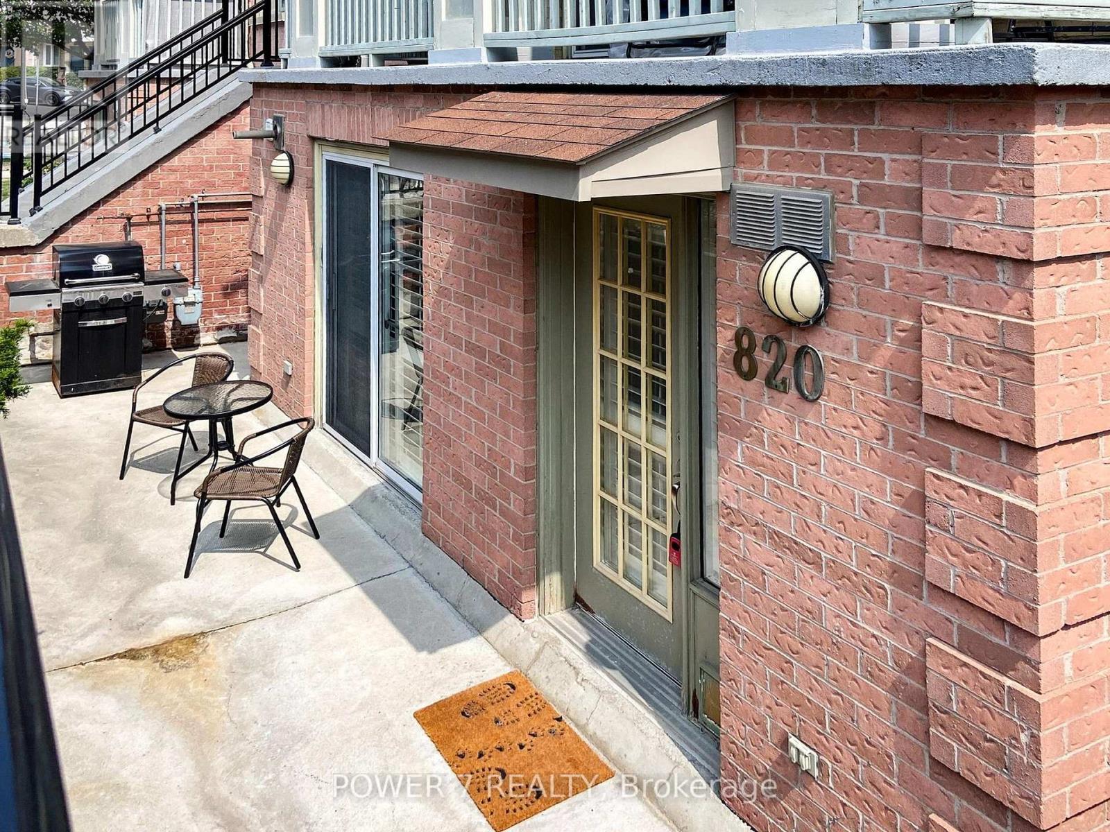 Photo 4 of 820 75 Weldrick Road E, Richmond Hill ON