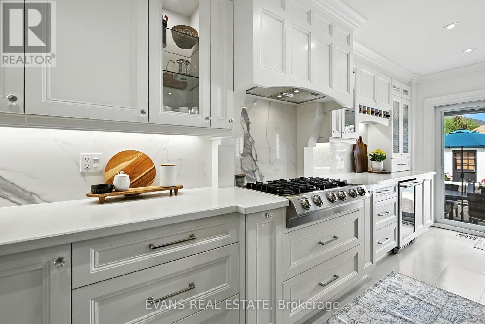 Photo 12 of 2135 Deer Park Road, Oakville ON
