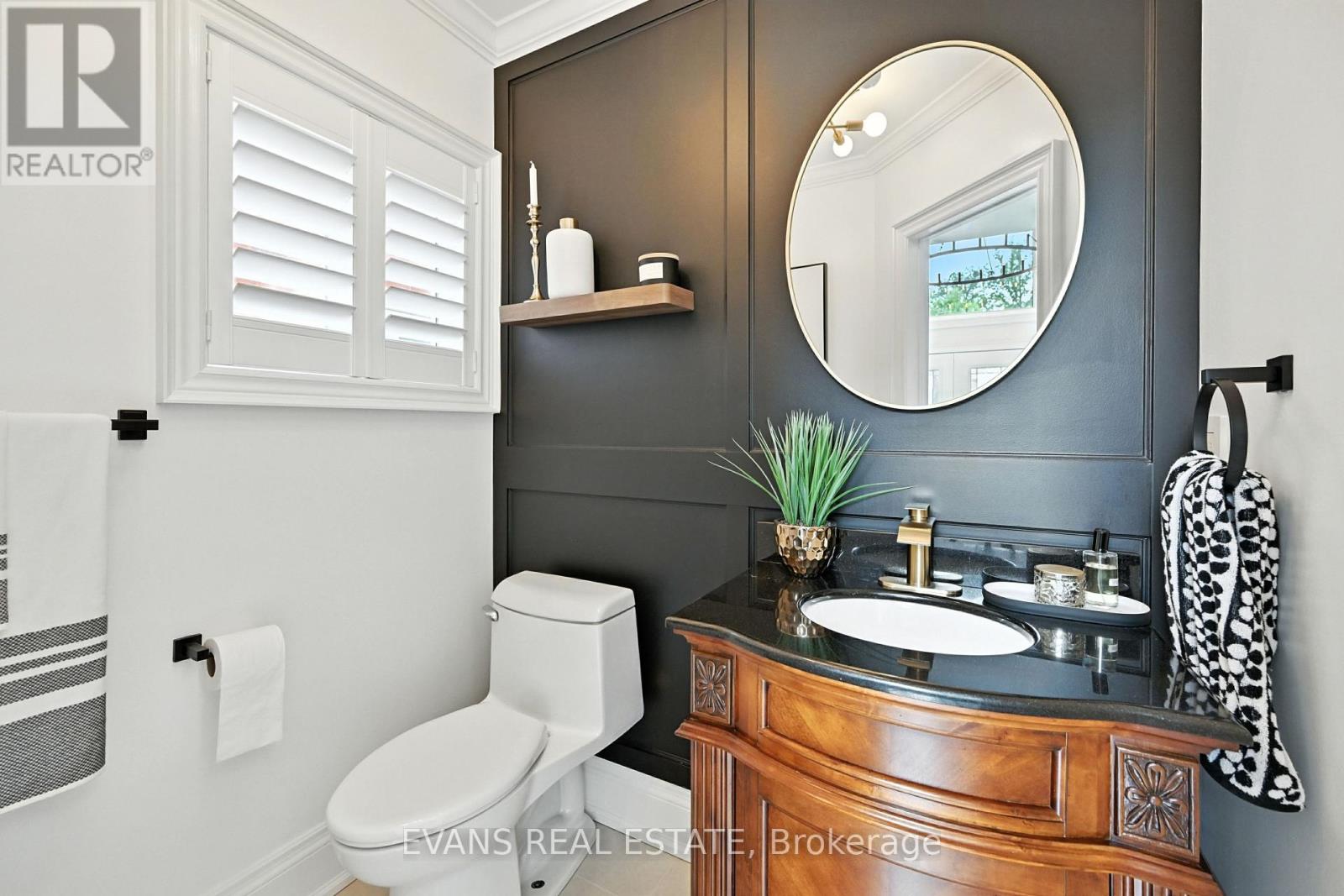 Photo 7 of 2135 Deer Park Road, Oakville ON
