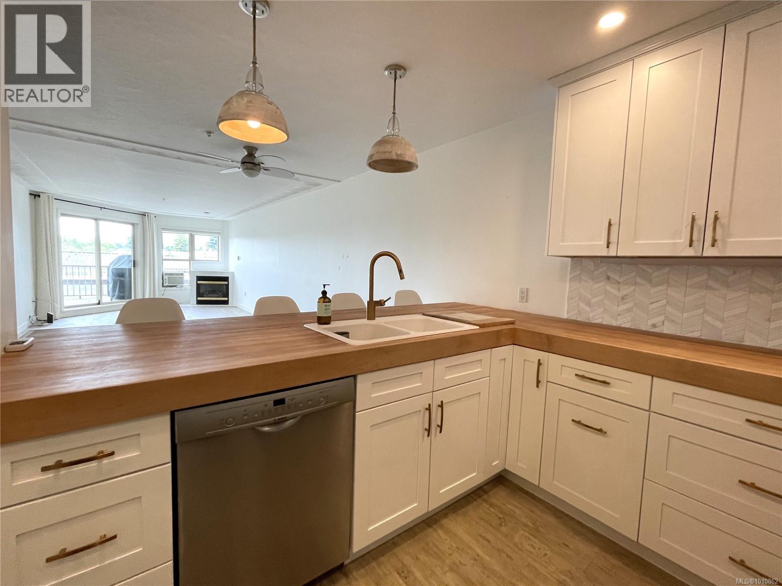 202 4505 Victoria Quay, Port Alberni