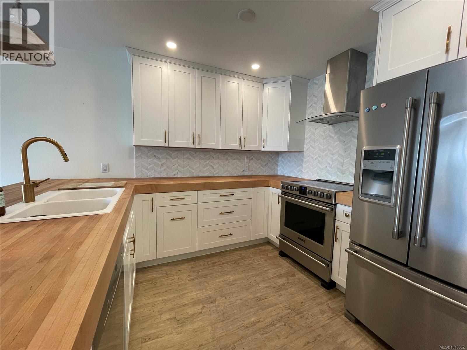 202 4505 Victoria Quay, Port Alberni