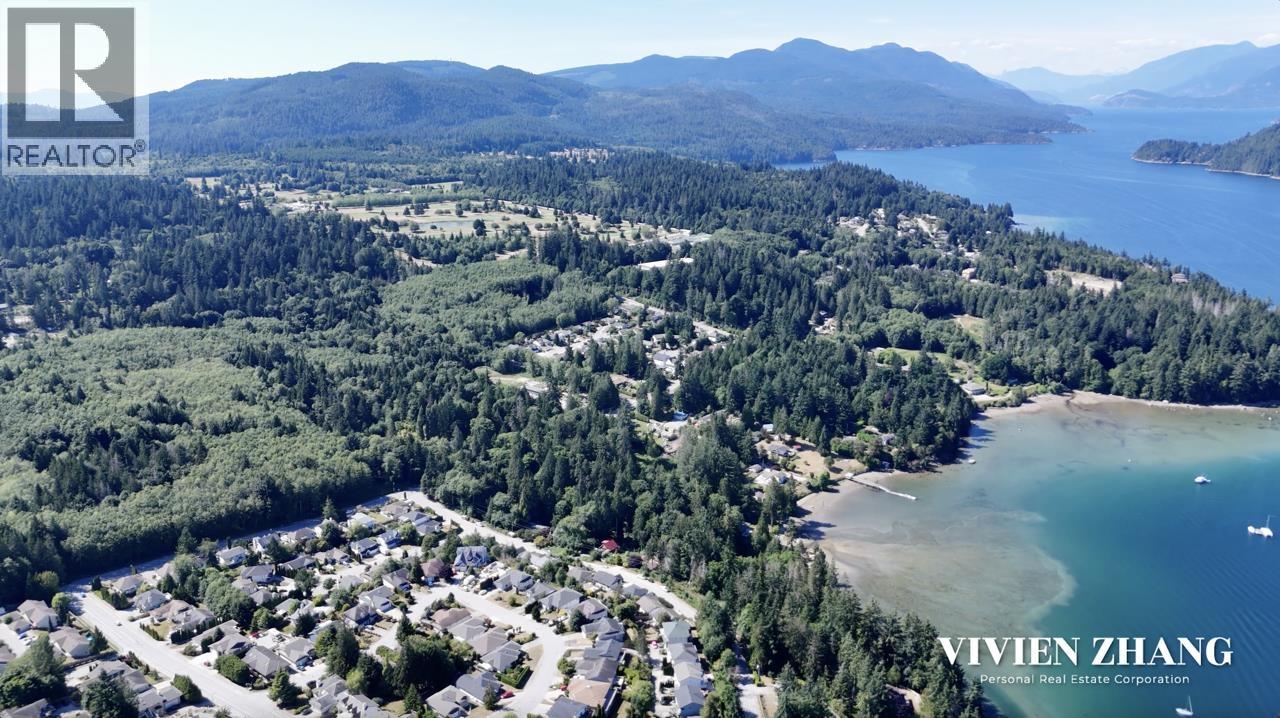 5875 REEF ROAD, Sechelt