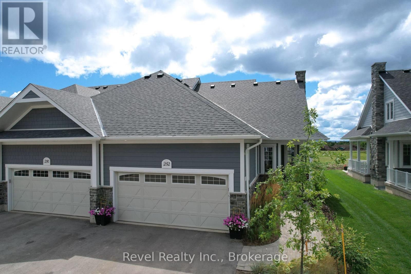 Photo 3 of 252 Ironwood Way, Georgian Bluffs ON