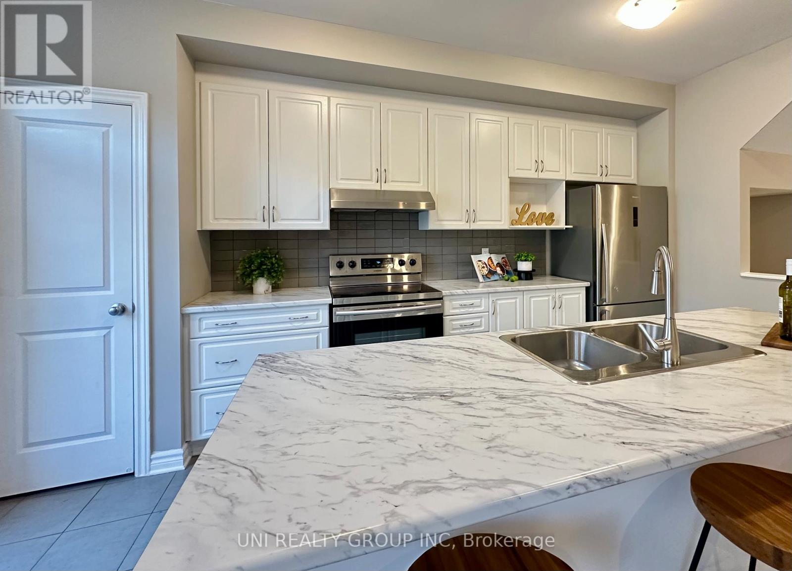 Photo 20 of 2468 Waterlilly Way, Ottawa ON