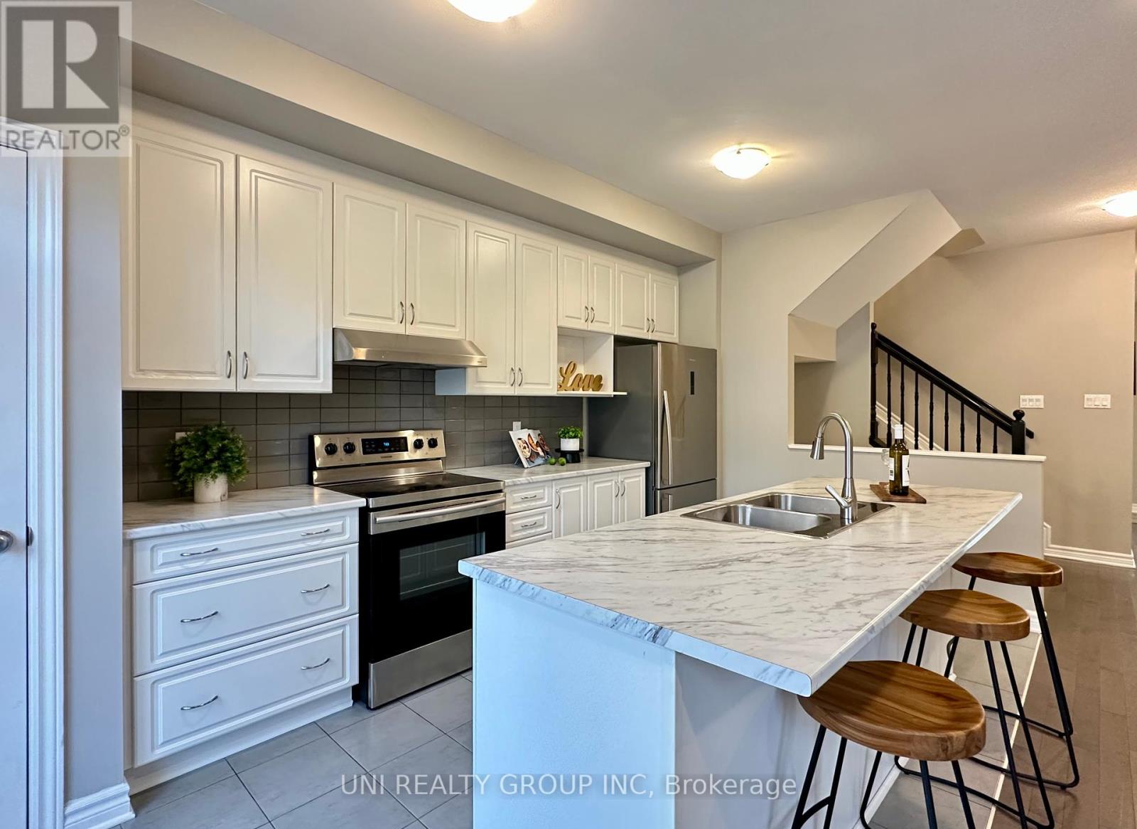Photo 18 of 2468 Waterlilly Way, Ottawa ON