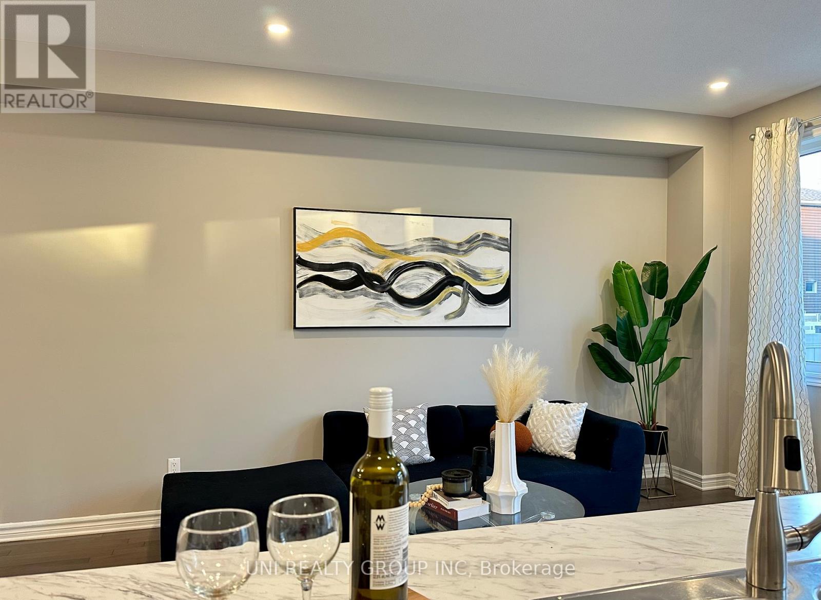 Photo 12 of 2468 Waterlilly Way, Ottawa ON