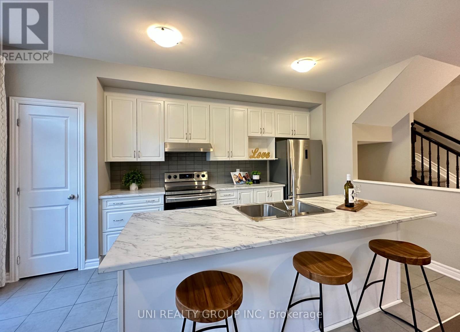 Photo 19 of 2468 Waterlilly Way, Ottawa ON