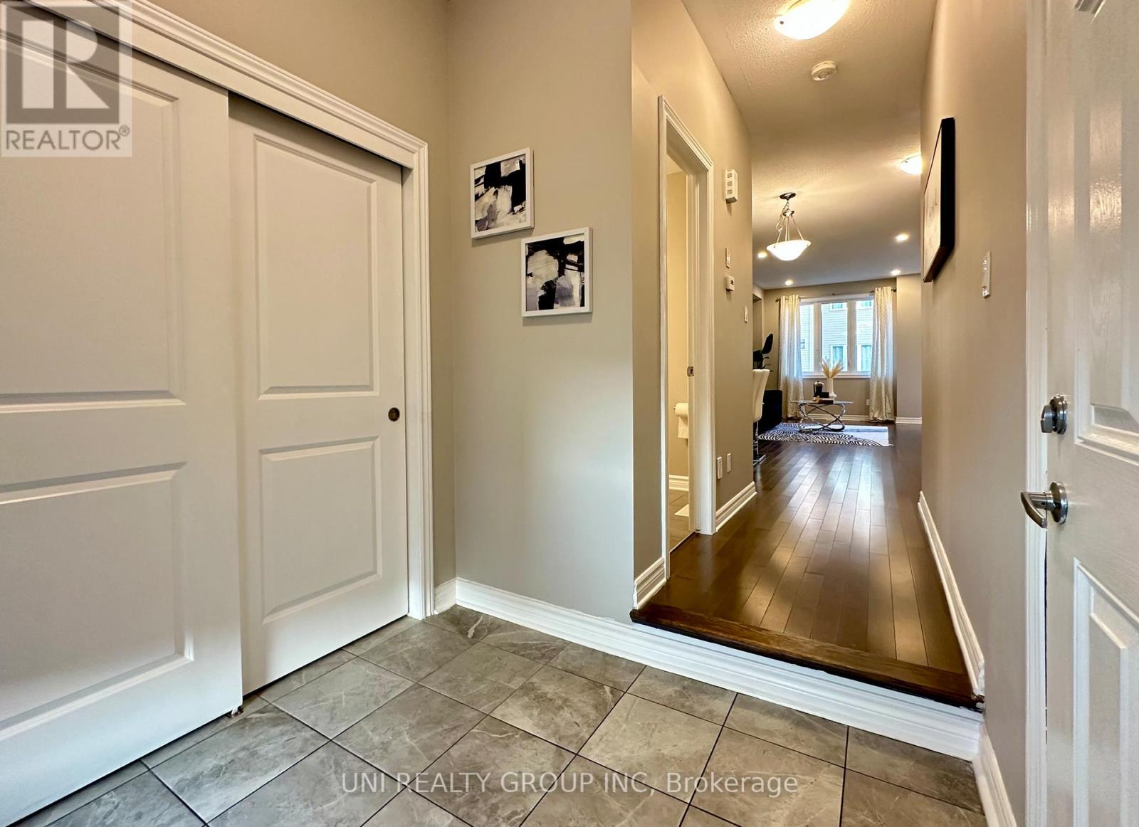 Photo 6 of 2468 Waterlilly Way, Ottawa ON