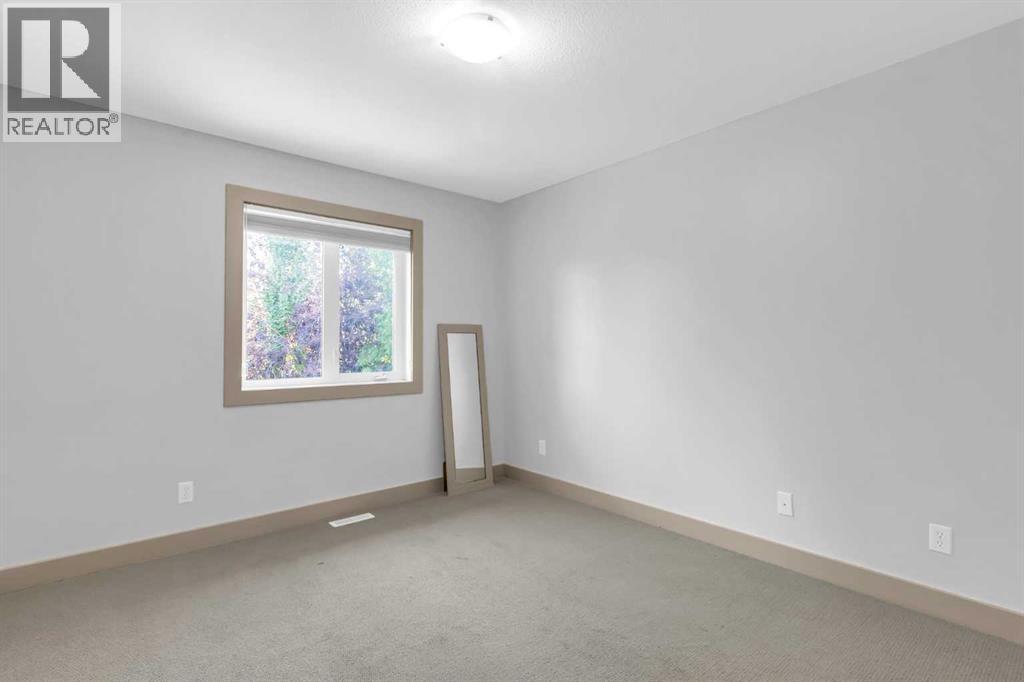 Photo 39 of 68 Elmont Court Sw, Calgary AB