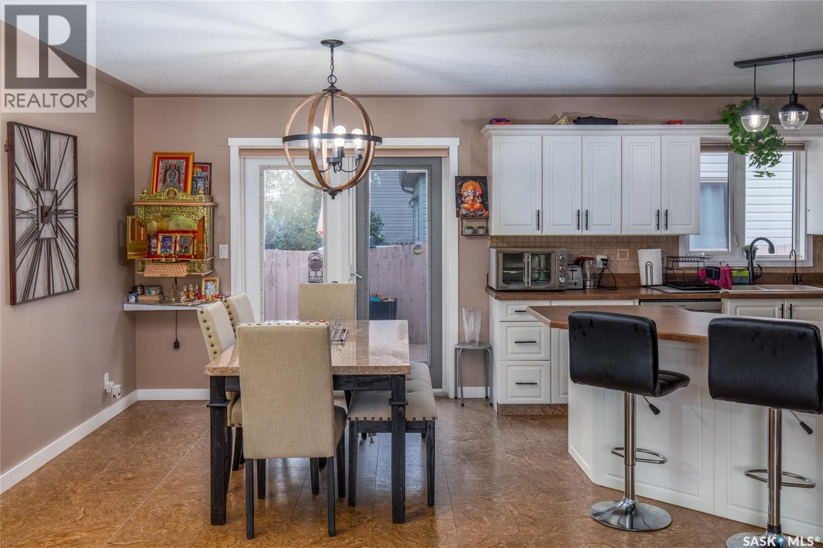 Photo 20 of 405 4th Avenue Ne, Moose Jaw SK