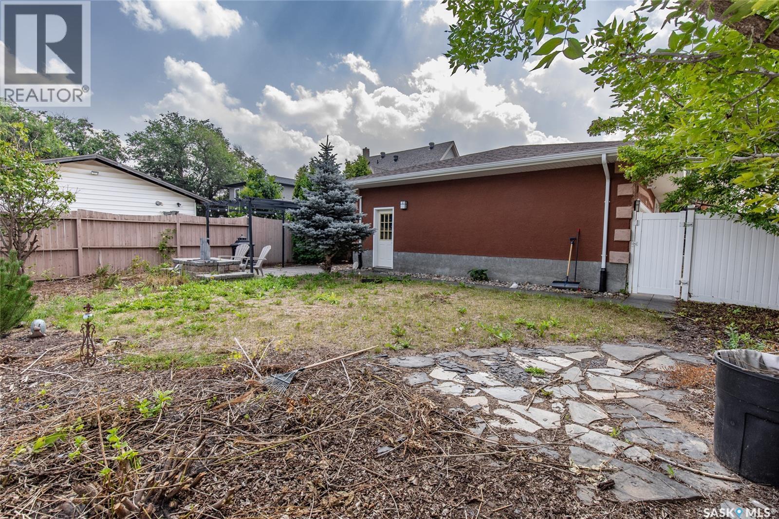 Photo 48 of 405 4th Avenue Ne, Moose Jaw SK