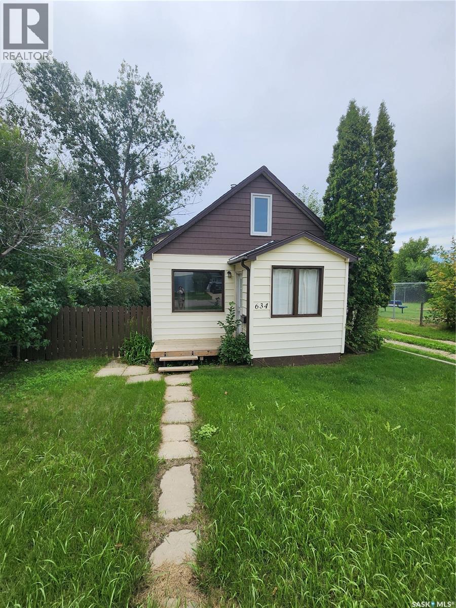 Photo 27 of 634 2nd Street, Estevan SK